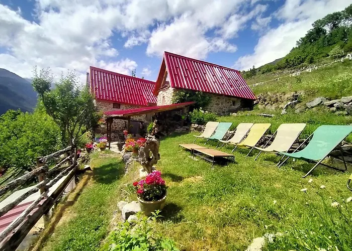 Les Toits Rouges - Le Luxe De La Simplicite Au Bout Du Sentier