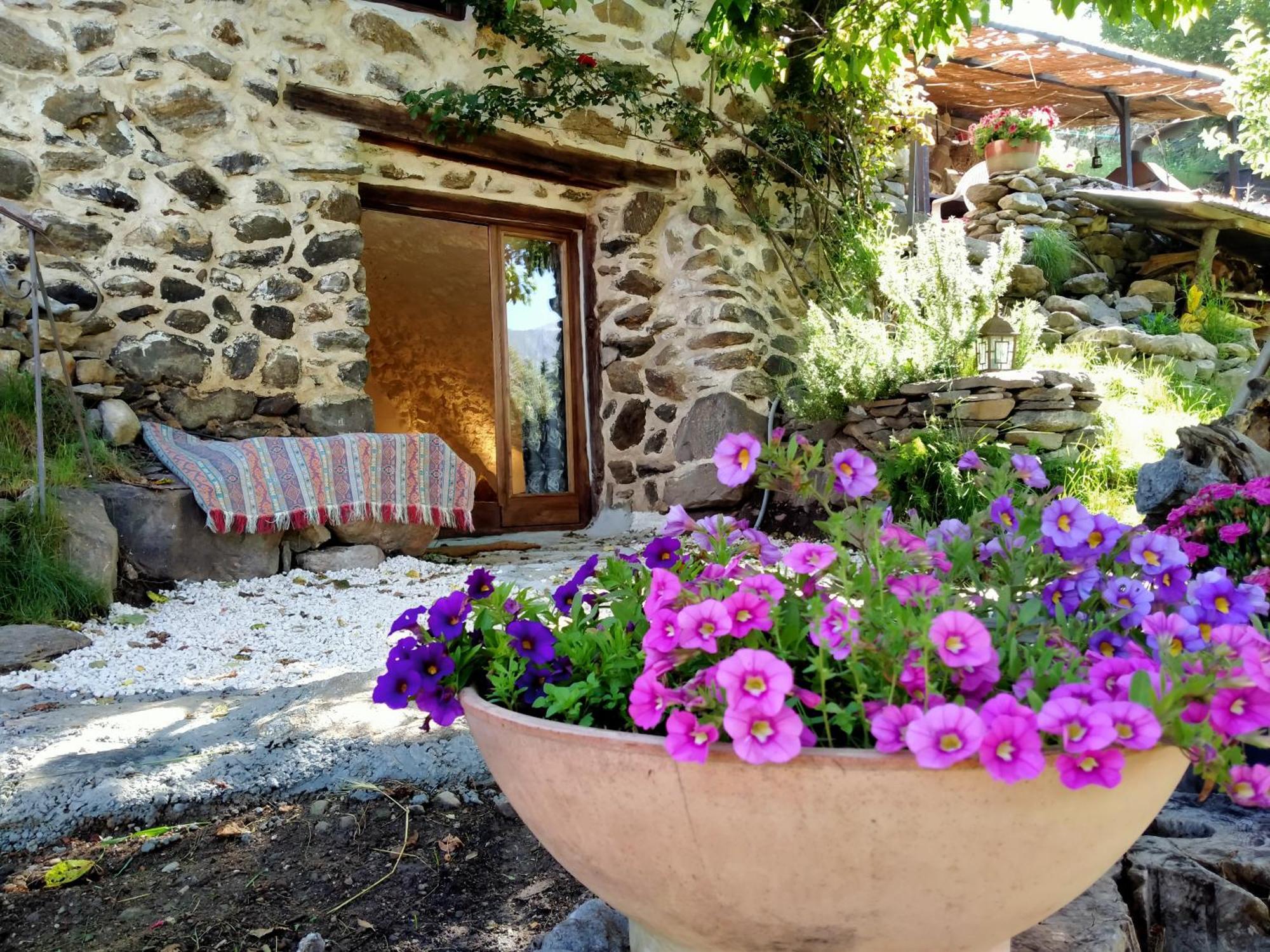 Les Toits Rouges - Le Luxe De La Simplicite Au Bout Du Sentier